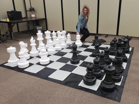 Giant chess
