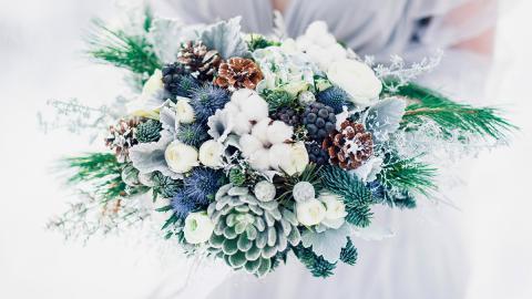 winter themed bouquet